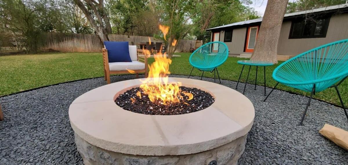 فيلا Orange You Glad Firepit Large Backyard فريدريكسبيرغ المظهر الخارجي الصورة